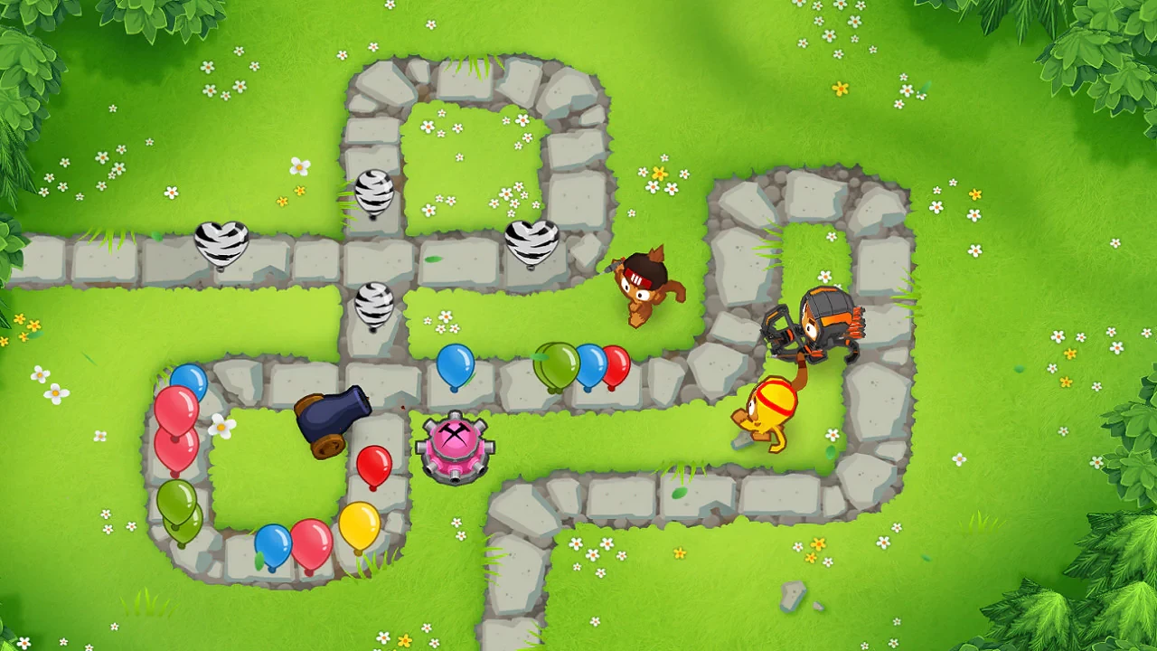Bloons TD 6 screenshot 1